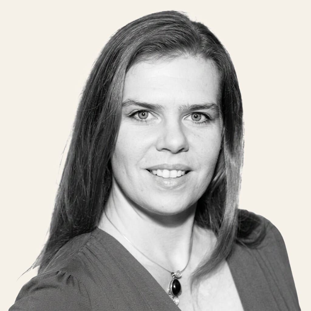 Schwarz-weiss-Portrait von Christine Baumann